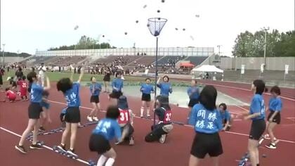 秋田市スポーツ少年団のつどい　小学生がスポーツやゲームで交流　大縄跳びやモルックに挑戦