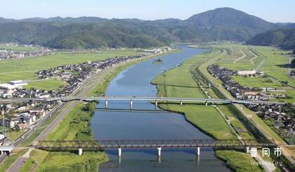 幸せを運ぶ鳥「コウノトリ」舞うまちで、旅行以上の旅幸を。体験型ふるさと納税返礼品「豊岡旅幸券(とよおかりょこうけん)」に込めた思い