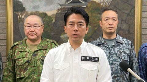 小泉防衛大臣、自衛隊員を激励　熊本地震の被災地を視察