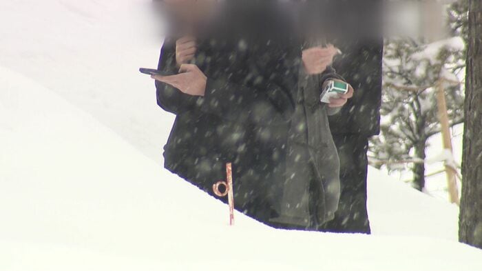 大通公園に路上喫煙者が続々と集まる