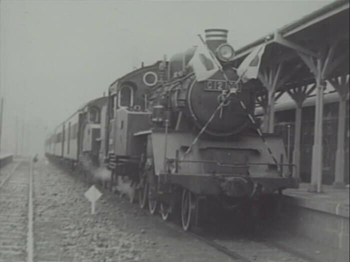 戦後に使われたお召し列車(当時の記録映像より)