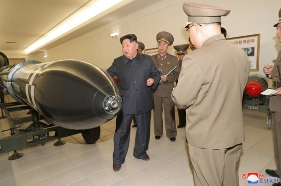 ファサル戦略巡航ミサイル(または実大模型)の前端部にセンサー観測窓(労働新聞・3月28日)