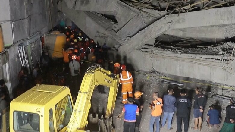 学校の礼拝堂崩壊し学生ら91人が下敷きに…無許可で増築工事中　3人死亡約100人ケガ　インドネシア｜FNNプライムオンライン