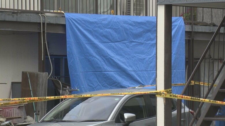 自宅で暴行の後運んだか…アパートの一室で56歳男性の遺体が見つかった事件 22歳男を傷害致死容疑で逮捕｜FNNプライムオンライン