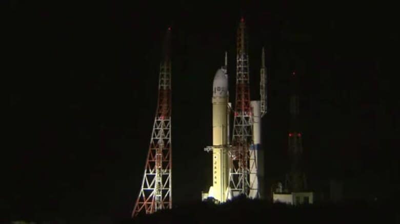 H３ロケット８号機が組立棟から発射地点に移動　１７日の打ち上げに準備着々　鹿児島・種子島｜FNNプライムオンライン