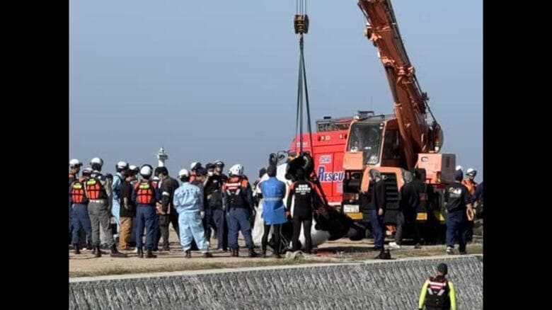 【続報】海に沈んでいた車を引き揚げも…運転手の安否など不明　北栄町で河口に転落との通報（鳥取）｜FNNプライムオンライン