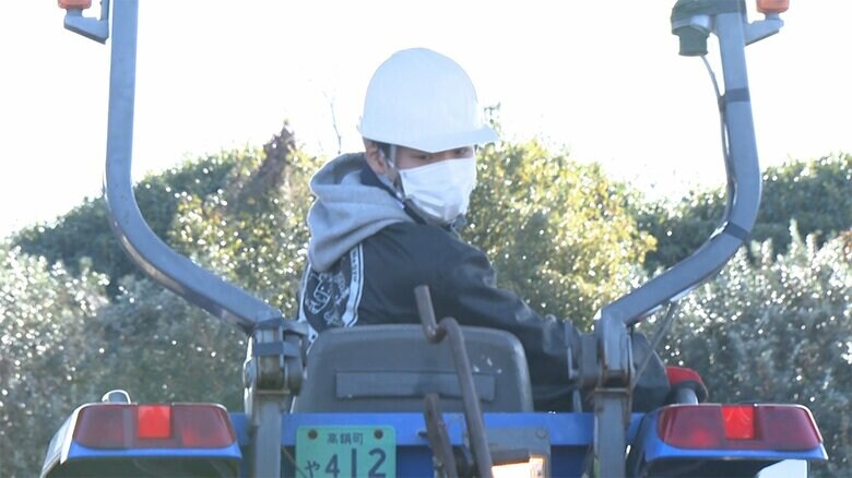 肉用牛専攻の佐藤摩裟斗さん