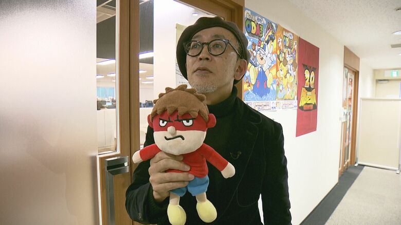 アニメ「秘密結社鷹の爪」の「吉田くん」の声も担当するFROGMANこと小野社長