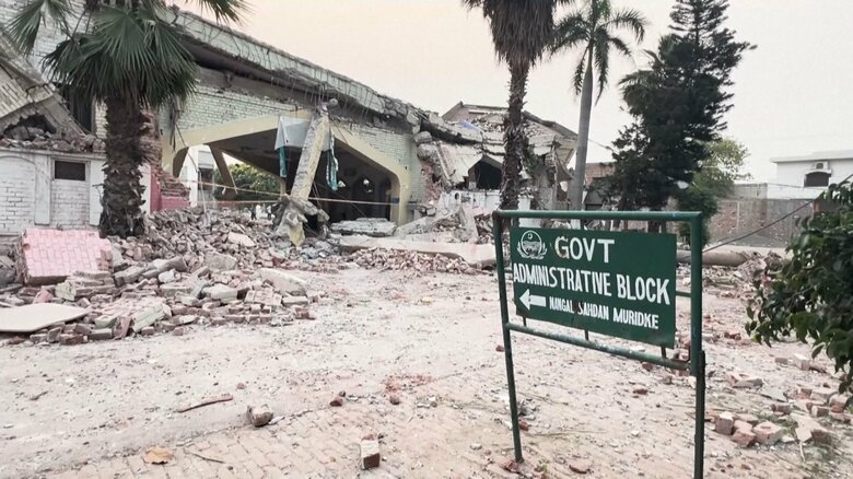 ミサイル攻撃を受けたとされるモスク（パキスタン・ムリドケ）