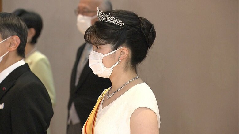 ロングドレス姿で、成年皇族行事に臨まれた愛子さま（去年12月5日）