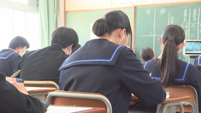 学校によって異なる制服
