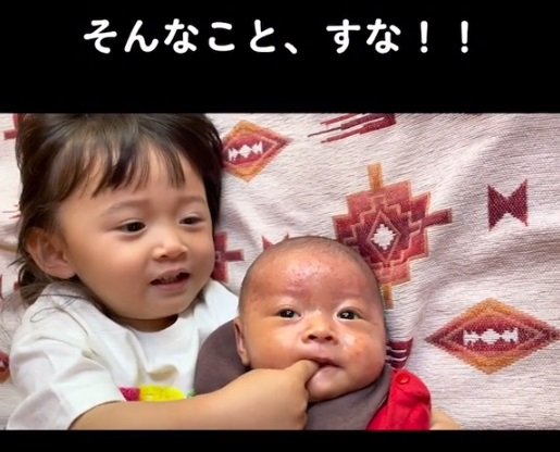 お口に指をズボッ
