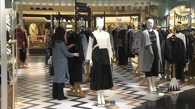 百貨店に婦人服の“無人店舗”オープン 自由に試着してオンライン注文
