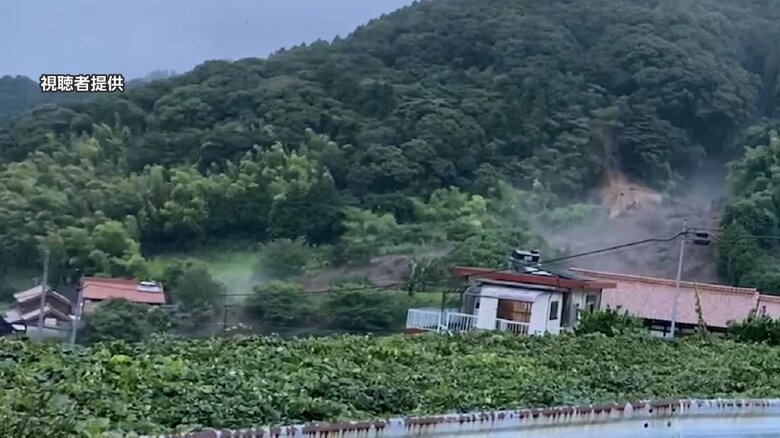 土砂崩れの瞬間を捉えた午前6時12分の映像