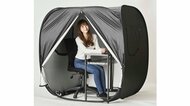 テレワークに使える“個室用テント”が続々登場…圧迫感はない? 使い心地をメーカー2社に聞いた