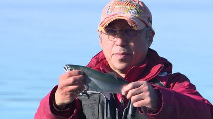 【北海道でチップ釣り】銀色の魚体も湖面もキラキラ！「チップ」と呼ばれるサケ科のヒメマス“水温低く”序盤の釣果は『厳しめ』―8月末ごろまで〈北海道千歳市〉