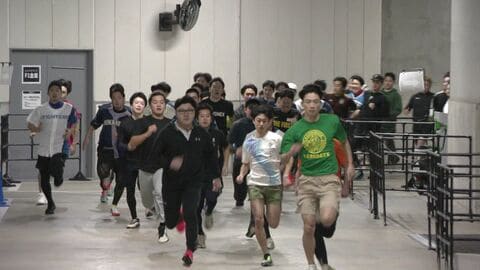 【“勝男”になったのは誰？】エスコンフィールドで新年祝う「勝男レース」初開催！UHB記者が栄光目指し激走…勝者にはオープン戦ファーストピッチの権利など贈呈…果たして結果は？〈北海道・北広島市〉