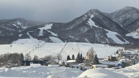 スキー場のリフトで宙づりに　女性が心肺停止の状態　リフトを降りそこねたか　長野・小谷村
