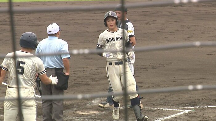 長岡が2点本塁打放つ