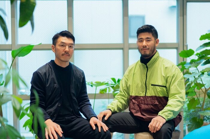 ミッドナイトブレックファストの岡橋プロダクトデザイナー(左)と喜多代表(右)