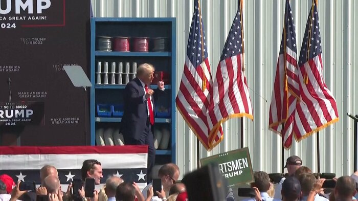 演説を終え“ダンス”を披露したトランプ氏だが…(サウスカロライナ州・9月25日)
