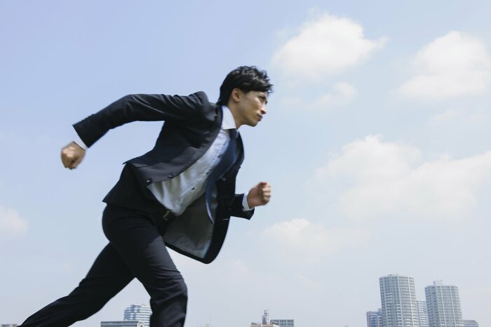 常に全力で学び続けることは簡単ではない（画像：イメージ）