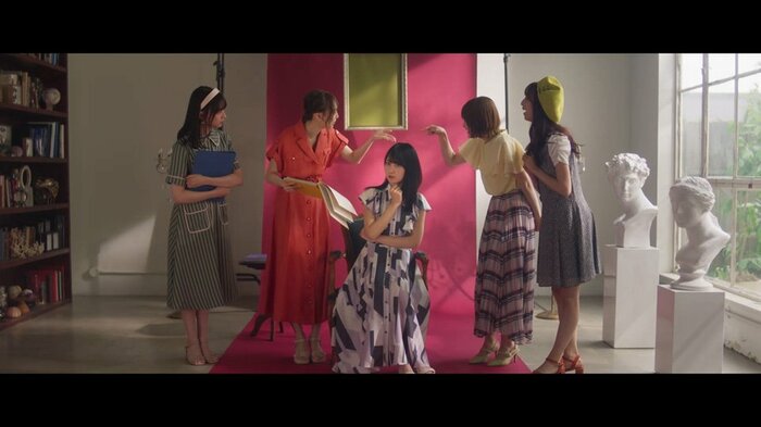 「好きというのはロックだぜ!」MV (C)乃木坂46LLC
