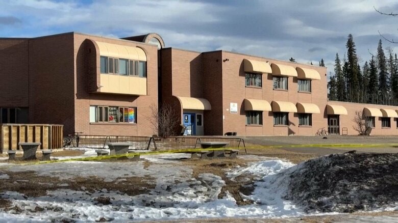 カナダ西部の学校で銃撃　犯行後自殺した18歳の容疑者の身元を警察が公表　容疑者の母親と弟が自宅で死亡｜FNNプライムオンライン