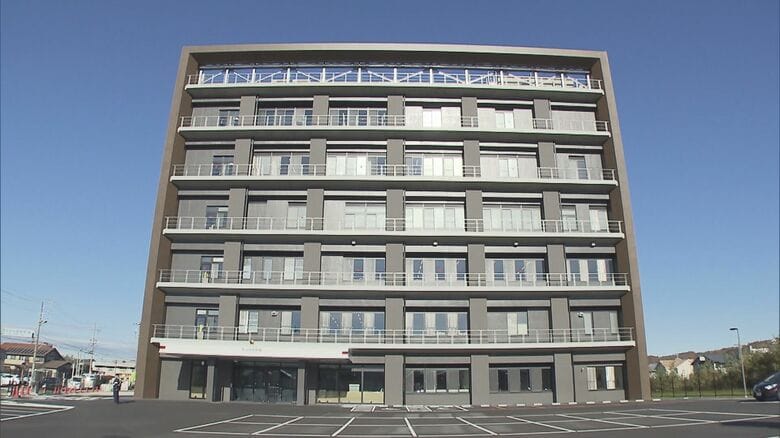 住宅から女性用の下着を盗んで追いかけてきた住人男性に暴行か 66歳男を逮捕「間違いありません」と容疑認める｜FNNプライムオンライン