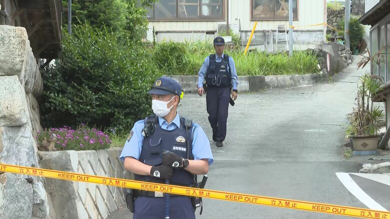 自宅で85歳妻を殺害か　88歳夫を逮捕　木製バッドで殴り、刃物で切りつけるなどして殺害した疑い　容疑者自ら110番通報　駆け付けた警察官が死亡した妻を発見　長野・天龍村｜FNNプライムオンライン