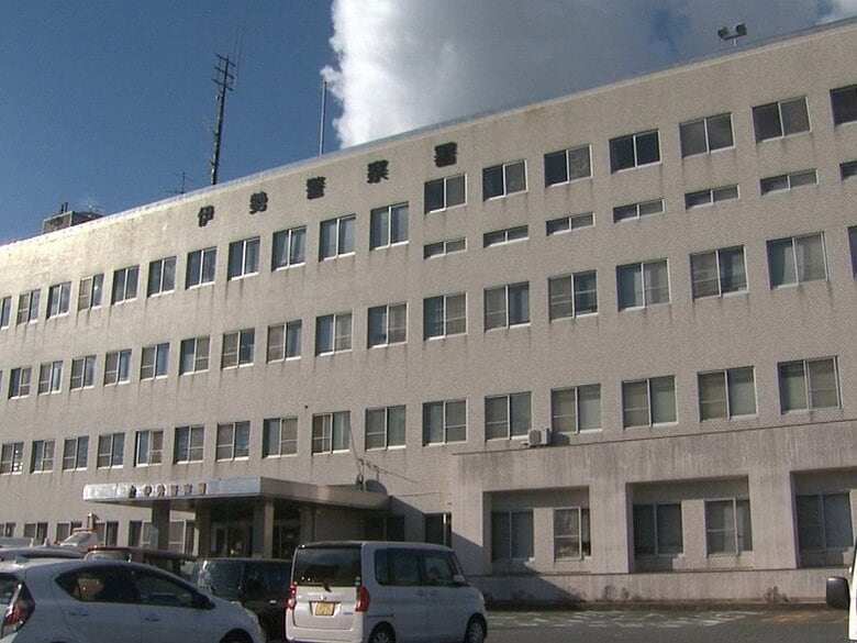 “名前”に言いがかりか…タクシー運転手の首に刃渡り45cm程のナイフを押し付けケガさせた疑い 47歳男を逮捕｜FNNプライムオンライン