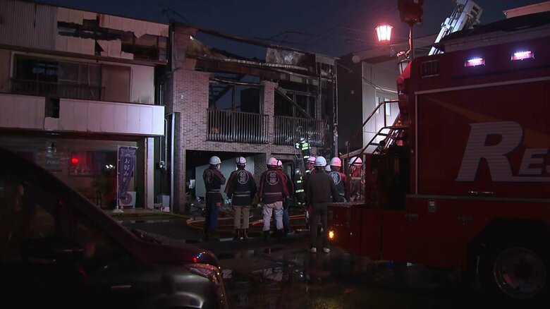 松浦市で飲食店など2棟がほぼ全焼…70代女性が軽いやけど｜FNNプライムオンライン