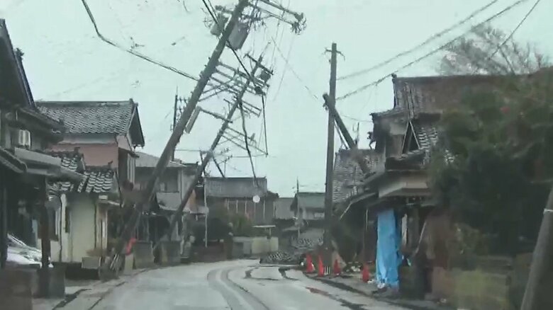 「水や電気よりブルーシートが欲しい」能登に大雨警報　地震での死者は65人に　震度5強の揺れも続く中｜FNNプライムオンライン