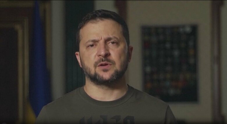 ビデオ演説するゼレンスキー大統領（4日）