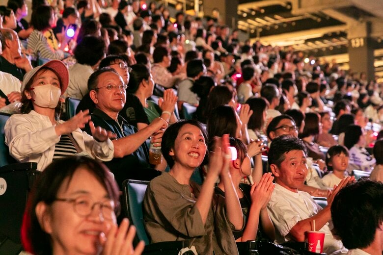 映画公開の発表に会場は大盛り上がり（©長崎スタジアムシティ）