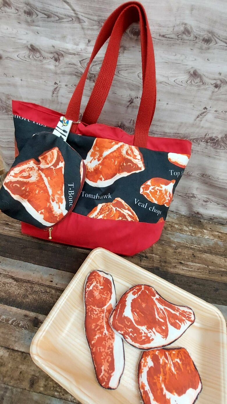 肉柄の布も取り揃えている