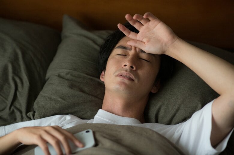 すぐベッドに入ってもいい睡眠になるとは限らない（画像：イメージ）