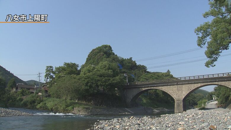清流として知られる星野川（福岡・八女市上陽町）
