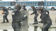 「“治安の最後の砦”の一員に」警視庁機動隊の新隊員約430人による訓練を公開
