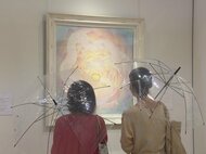 “新たな世界観”も提案…屋内の美術展で客に『傘』ソーシャルディスタンス保ちながら鑑賞する展覧会始まる
