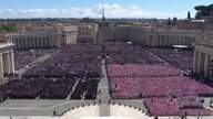 ローマ教皇に25万人以上の信者ら最後の別れ…各国首脳も葬儀参列　棺はサンタ・マリア・マッジョーレ大聖堂に埋葬　教皇選挙「コンクラーベ」は5月上旬