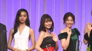 Koki, 有村架純 木村文乃 浅田真央ら“最も輝いた人”が豪華ドレスで競演 副賞のジュエリーのお値段は?