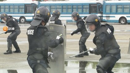 「“治安の最後の砦”の一員に」警視庁機動隊の新隊員約430人による訓練を公開