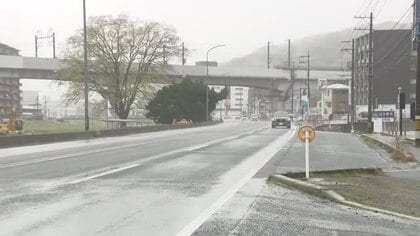 バイク運転の20代男性が重体 海田町の国道で交通事故 広島 ４日
