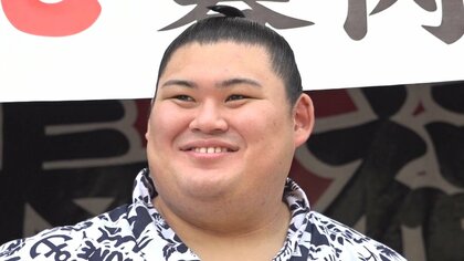 「こんなに人だかりが…」新大関“大の里”が新潟・糸魚川市に凱旋！ラッピング列車で中・高時代過ごした能生へ 