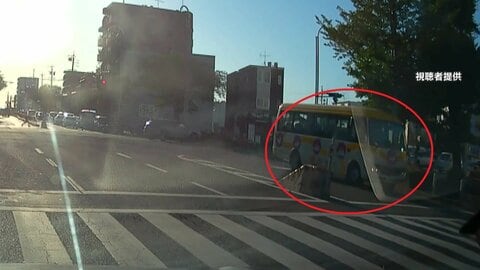 マイクロバス2人死亡ひき逃げの一部始終捉えた映像　ゆっくりしたスピードで走行し横断歩道付近で加速　名古屋市