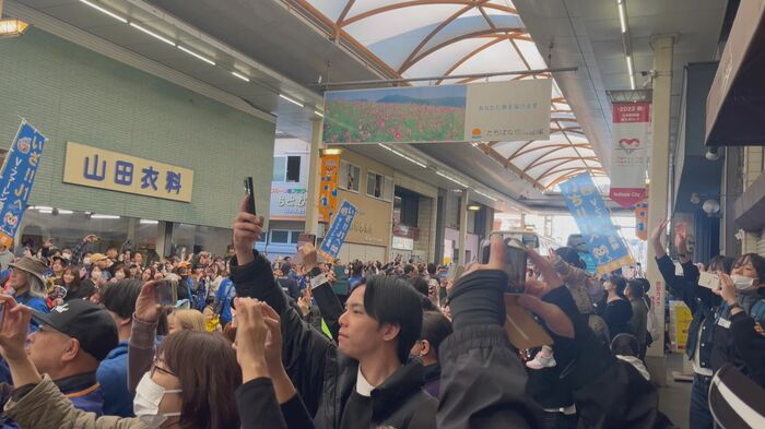 商店街に人があふれる！