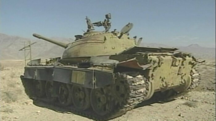 タリバン軍が使用していたナグル軍事基地には戦車が放置されていた