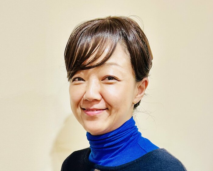 前髪部分のウィッグを着けた本山さん（提供：一般社団法人 国際毛髪皮膚科学研究所）