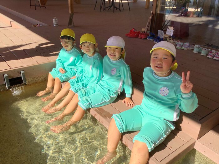「ソナタリュー」の足湯には園児もやってくる